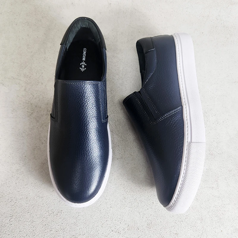 Lightweight 100% Leather Sneaker