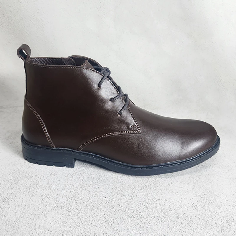 Men’s Leather Chukka Boot with Chain