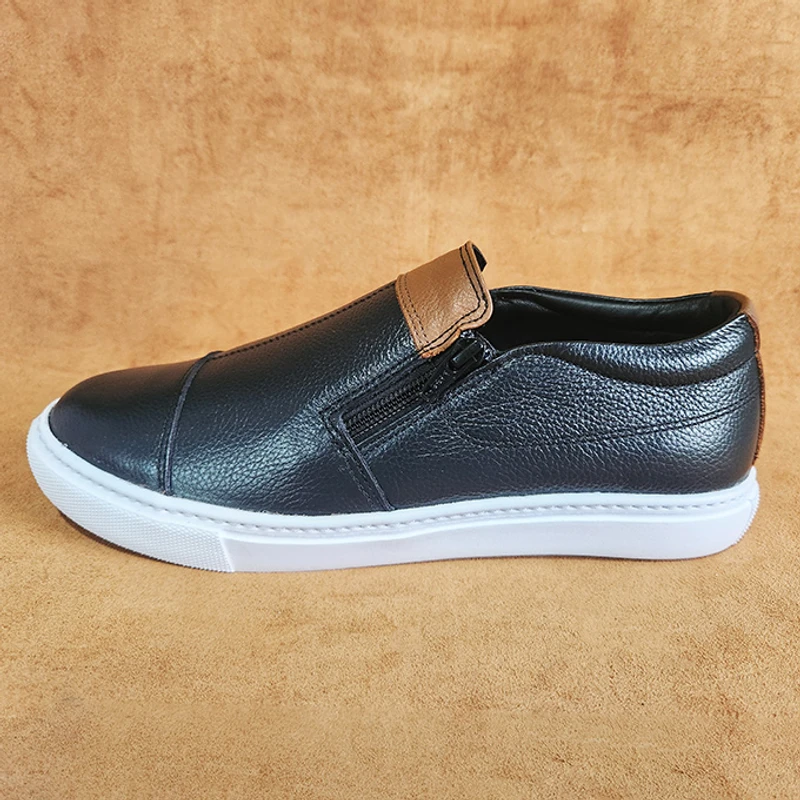 Lightweight 100% Leather Sneaker