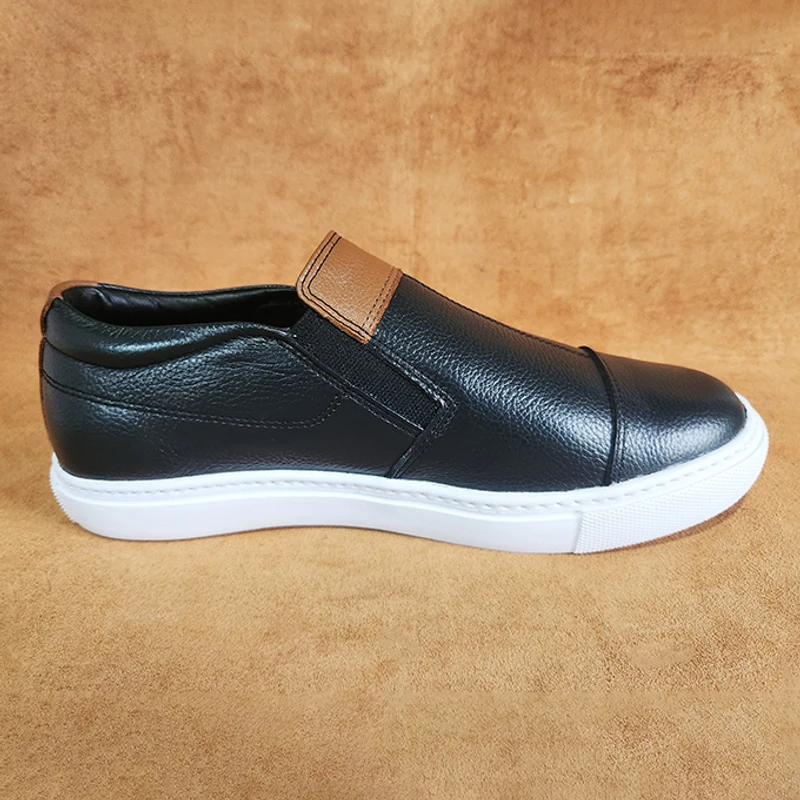 Lightweight 100% Leather Sneaker