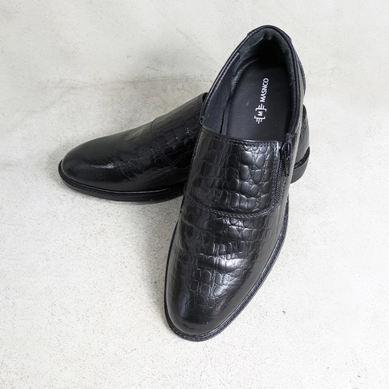Easy to Wear Leather Shoe (Elastic & Chain on the Sides) Black - Image 3