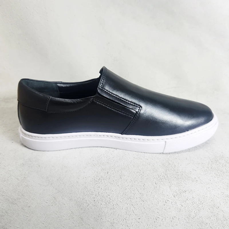 Lightweight Leather Sneaker in Black