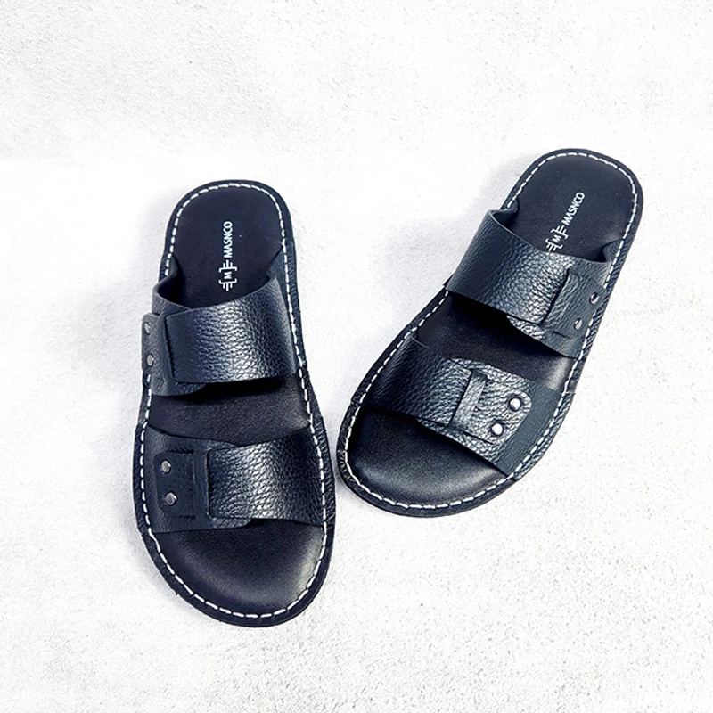 Lightweight Leather Sandal in Black