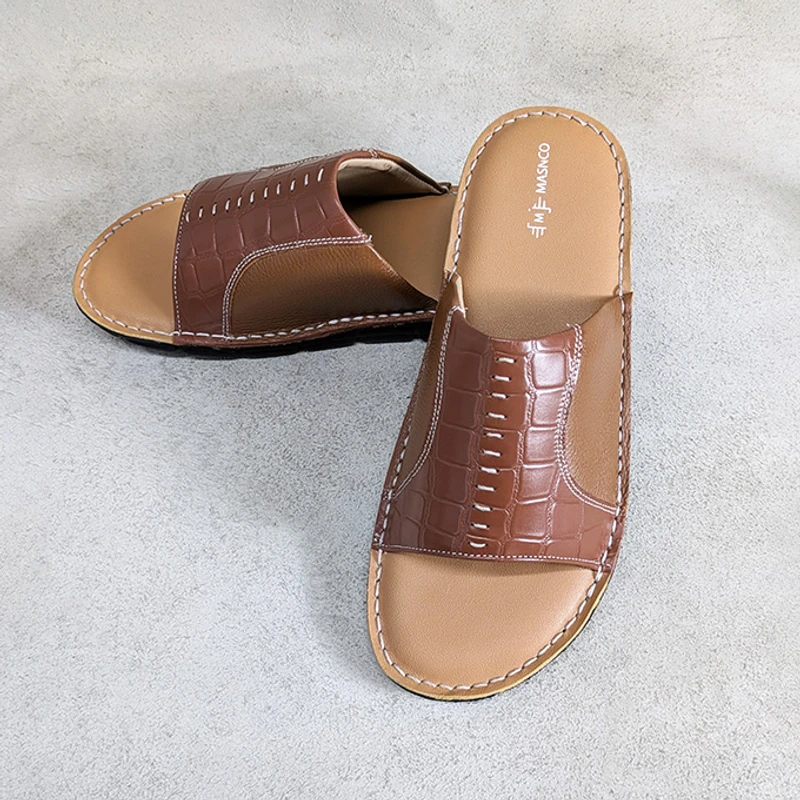 Lightweight Leather Sandal in Brown