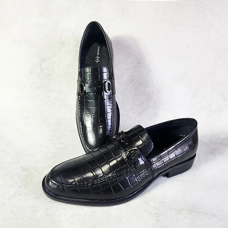 Comfortable Leather Loafer In Black Crocodile Print