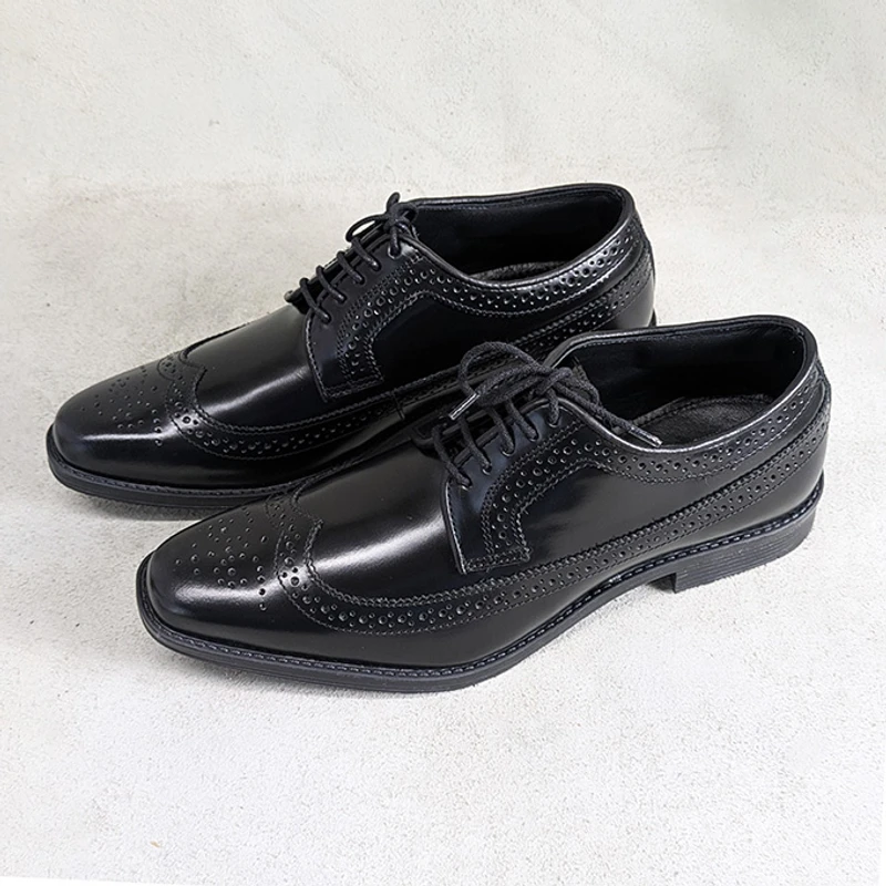 Men's Dress Shoe in Black - Image 4