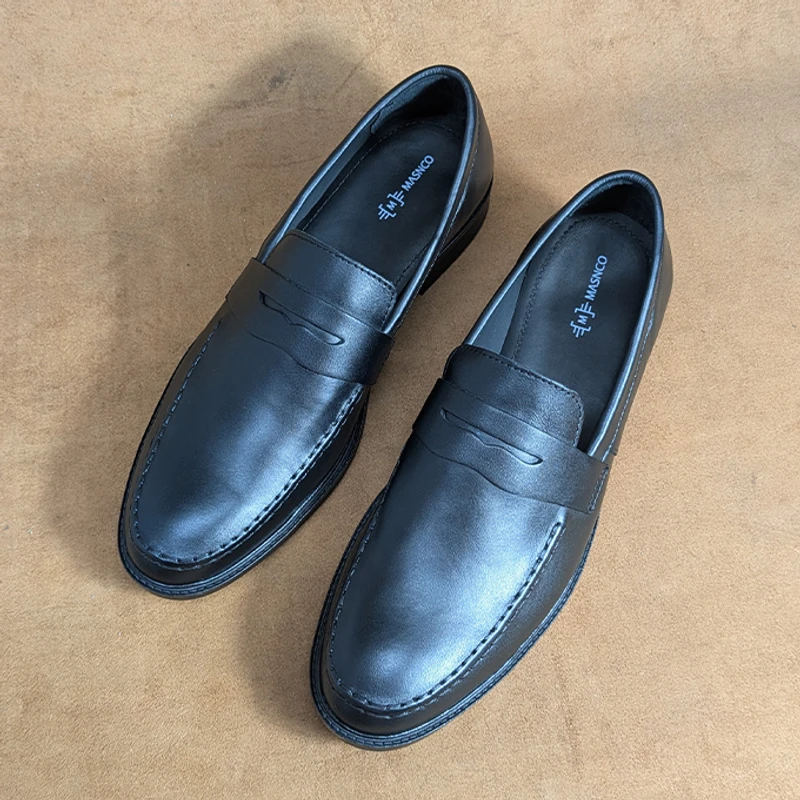 Comfortable Leather Loafer In Black - Image 6