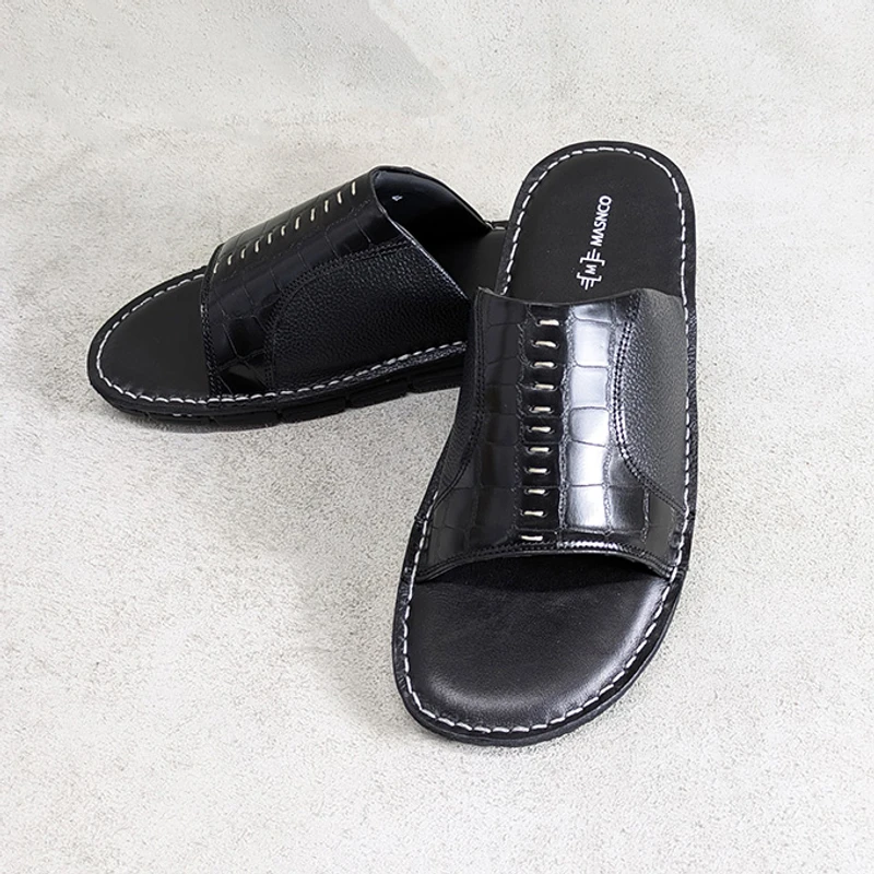 Lightweight Leather Sandal in Black - Image 3