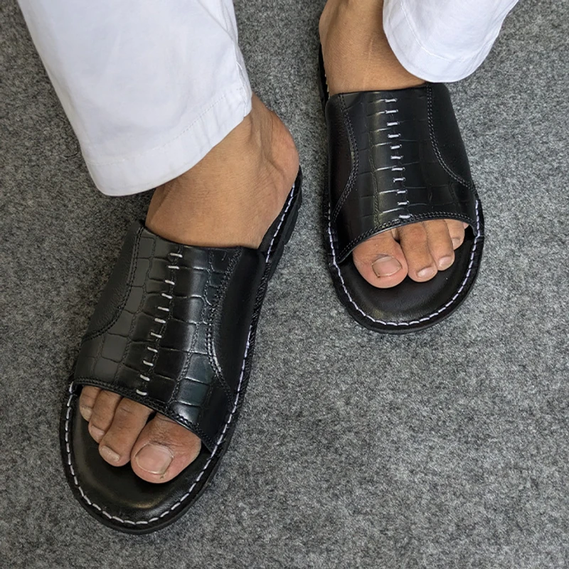 Lightweight Leather Sandal in Black - Image 6
