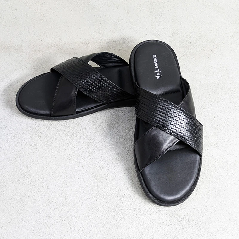 Crossover Strap Sandal In Black