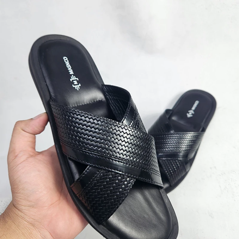 Crossover Strap Sandal In Black