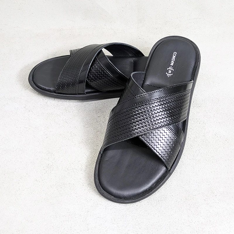 Crossover Strap Sandal In Black - Image 5
