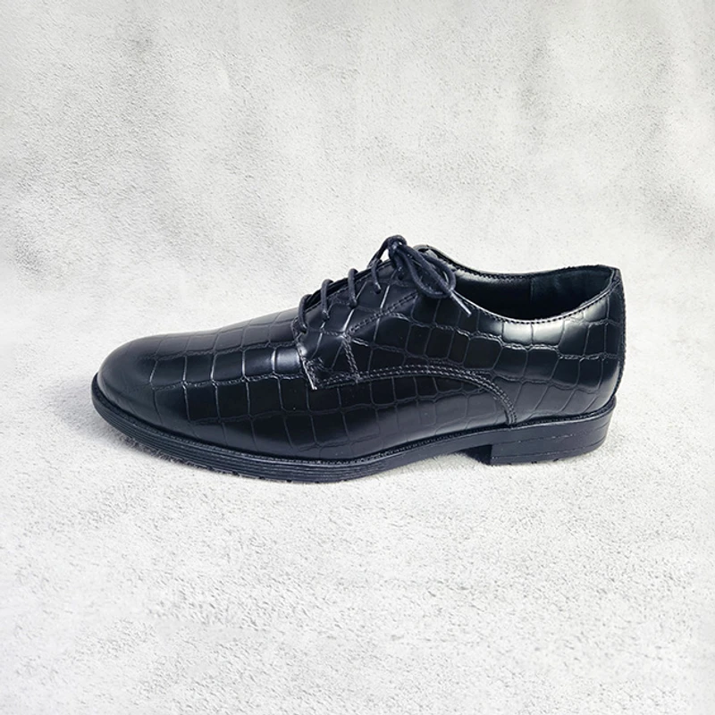 Derby Shoes in Black