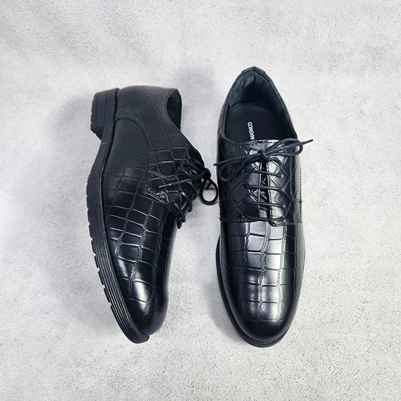 Derby Shoes in Black
