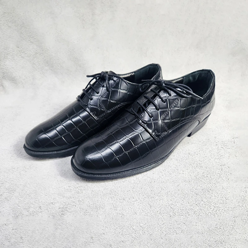 Derby Shoes in Black - Image 5