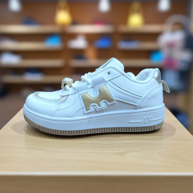 Trendy White Sneakers with Gold Accents—Perfect for Casual, Active & Stylish Days