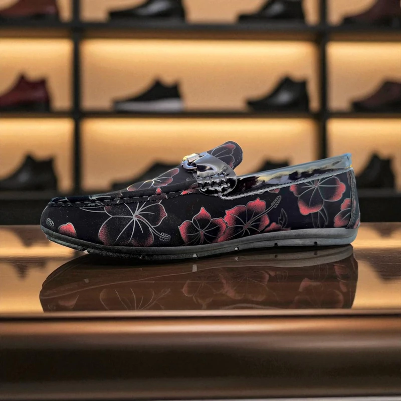 221 -Red floral print এর সাথে classy black base – এই loafer একসাথে আনবে elegance & trendy vibe।