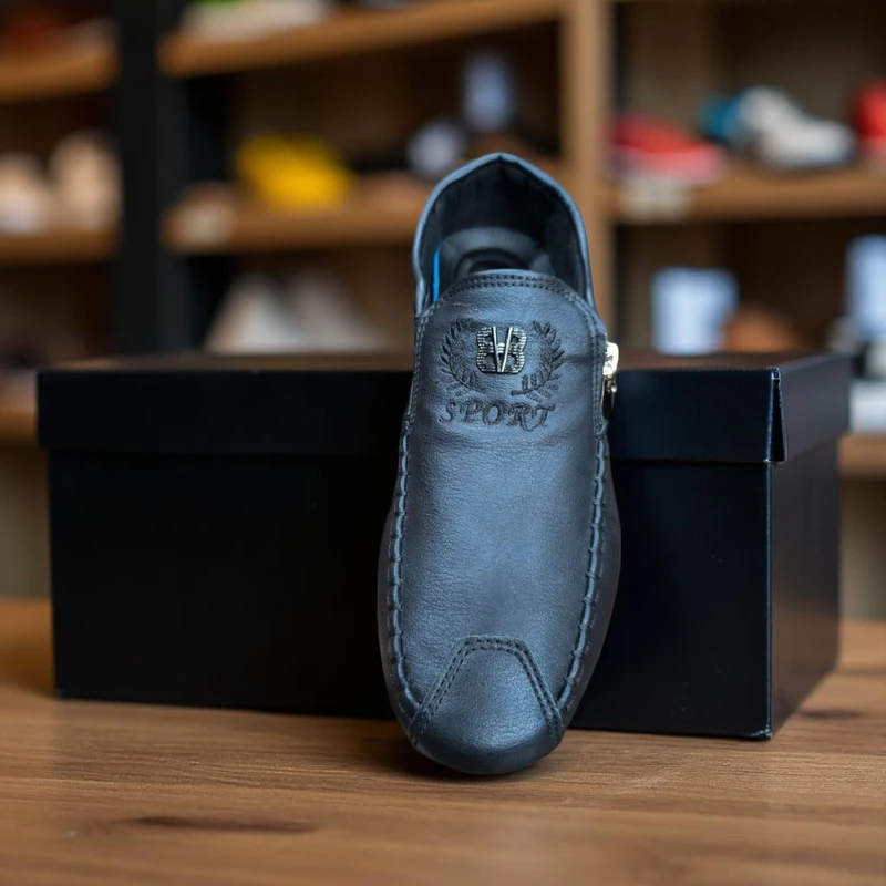 118 - Black Leather Slip-on Loafers with Zipper Design—Sophisticated and Comfortable Look - Image 3