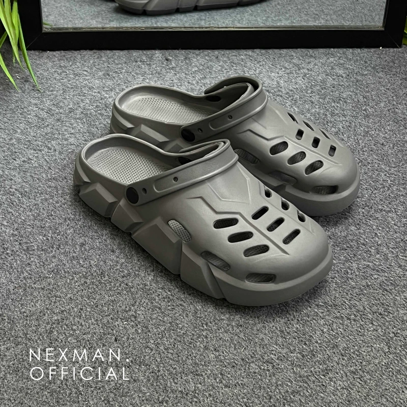 CK46 GREY CLOGS
