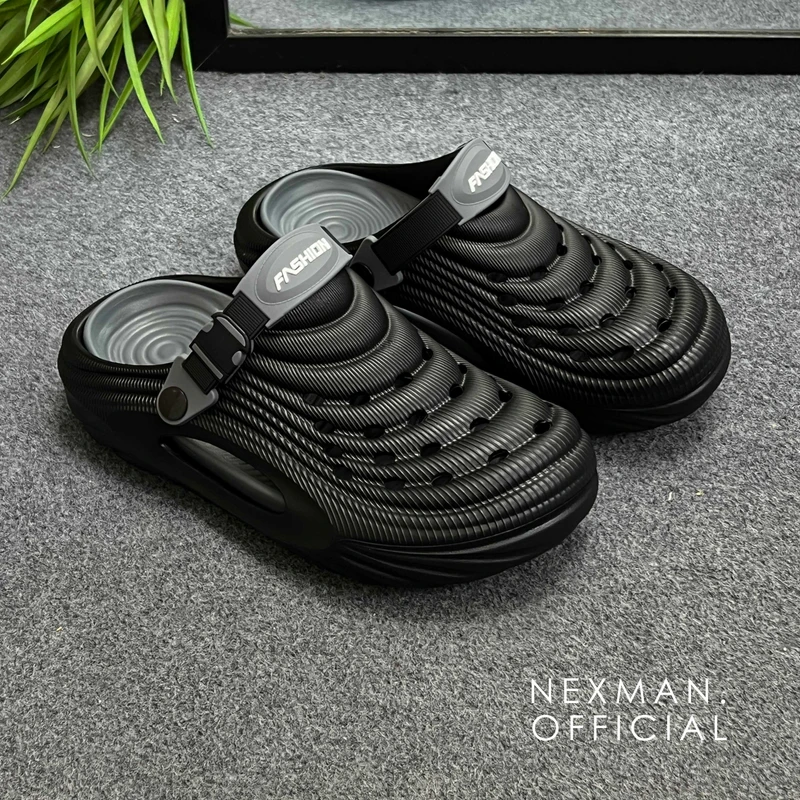 CK15 WHITE CLOGS