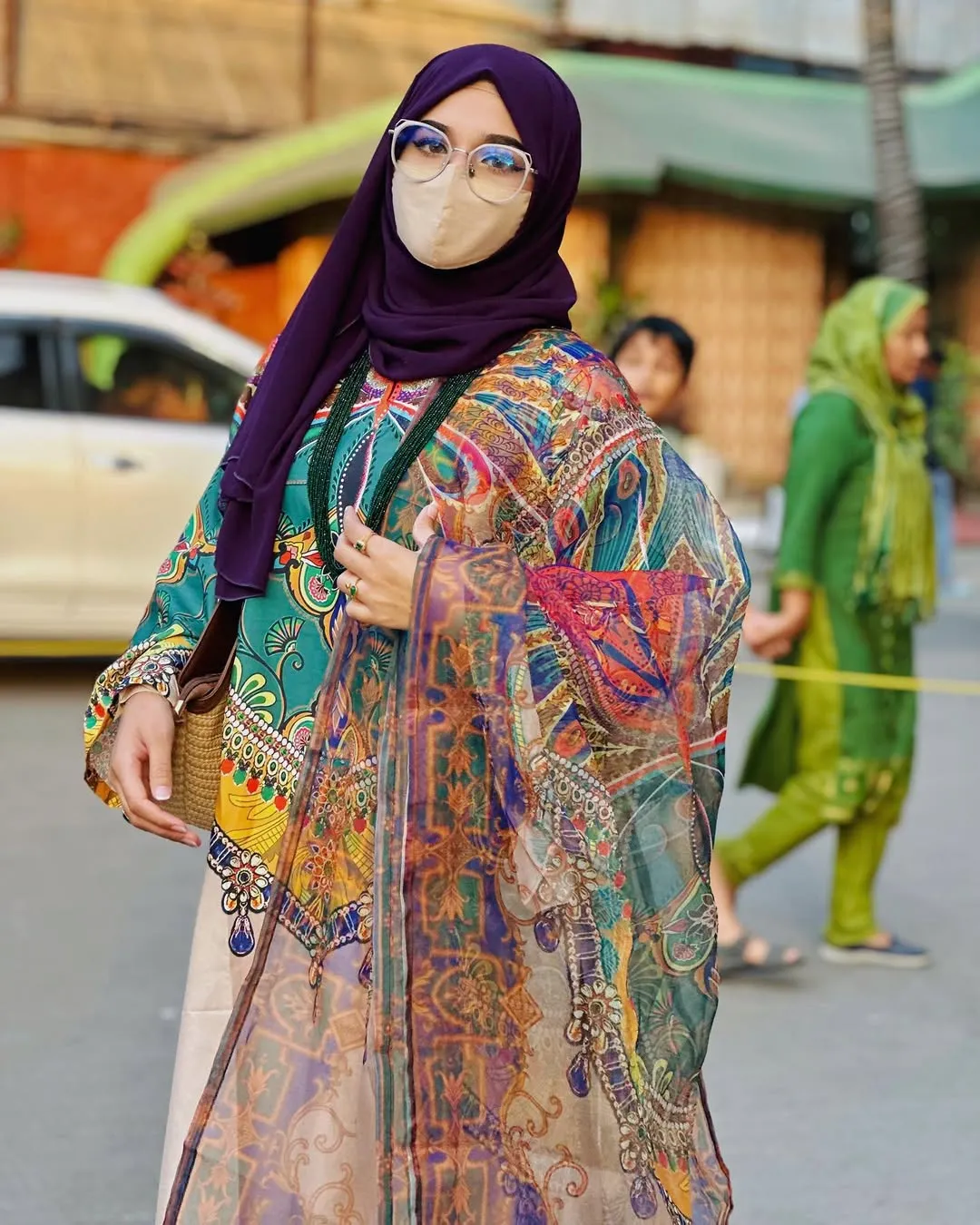 ডিজিটাল প্রিন্ট ডুবাই সিল্ক কাপড়ের থ্রি পিছ - Image 3