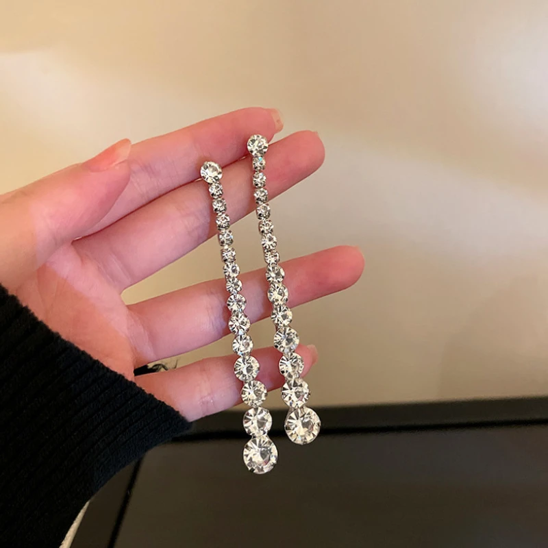 Elegant crystal long tassel earrings - Thumbnail 3