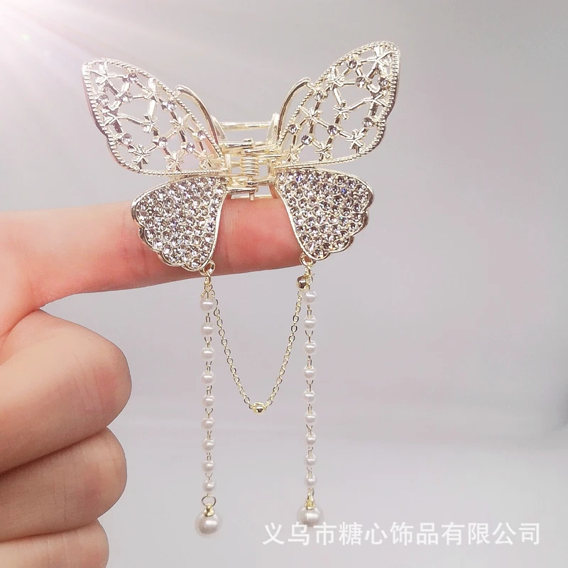 Sophisticated white color tassel grip clip