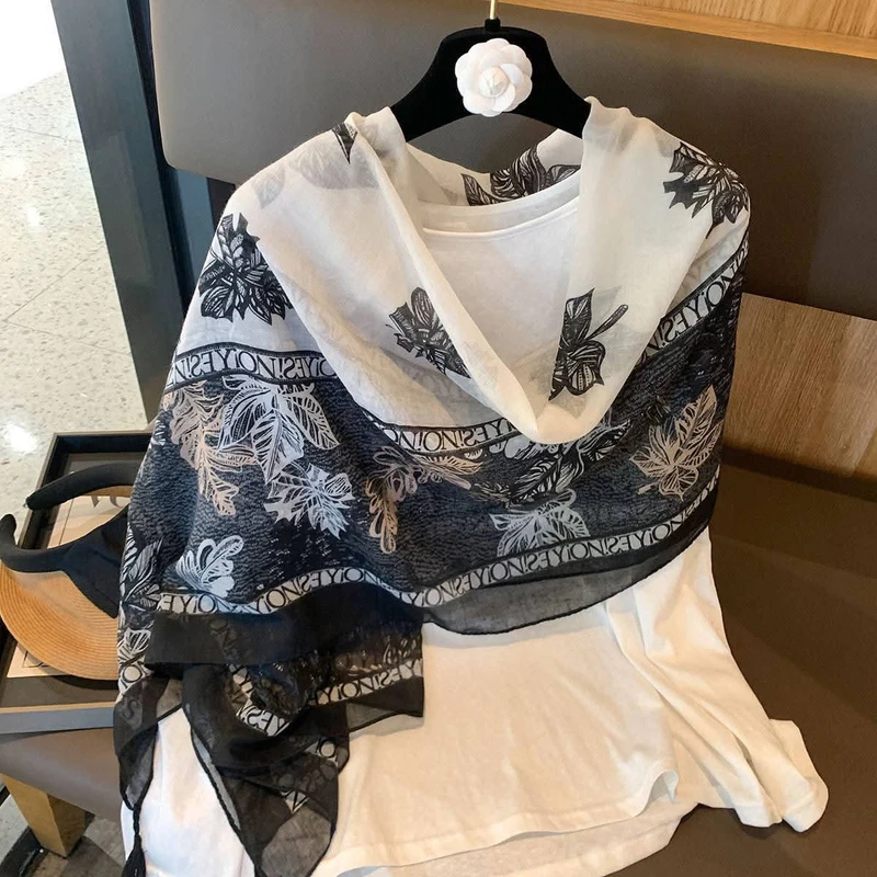 Elegant black & white patterned long soft hijab/orna