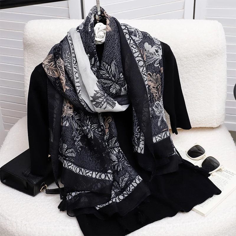 Elegant black & white patterned long soft hijab/orna - Thumbnail 4