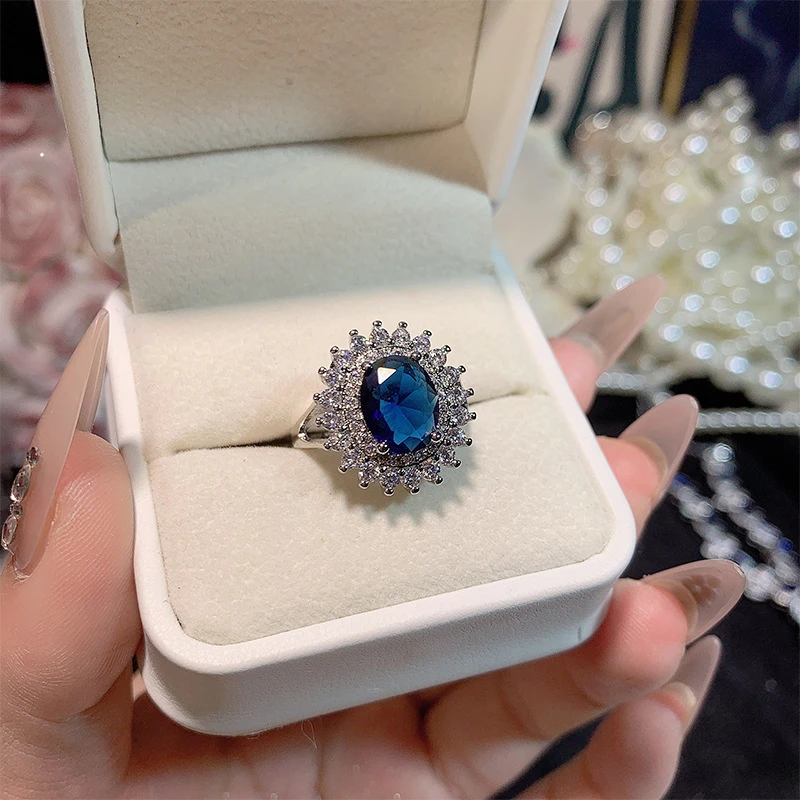 Beautiful sunburst halo ring