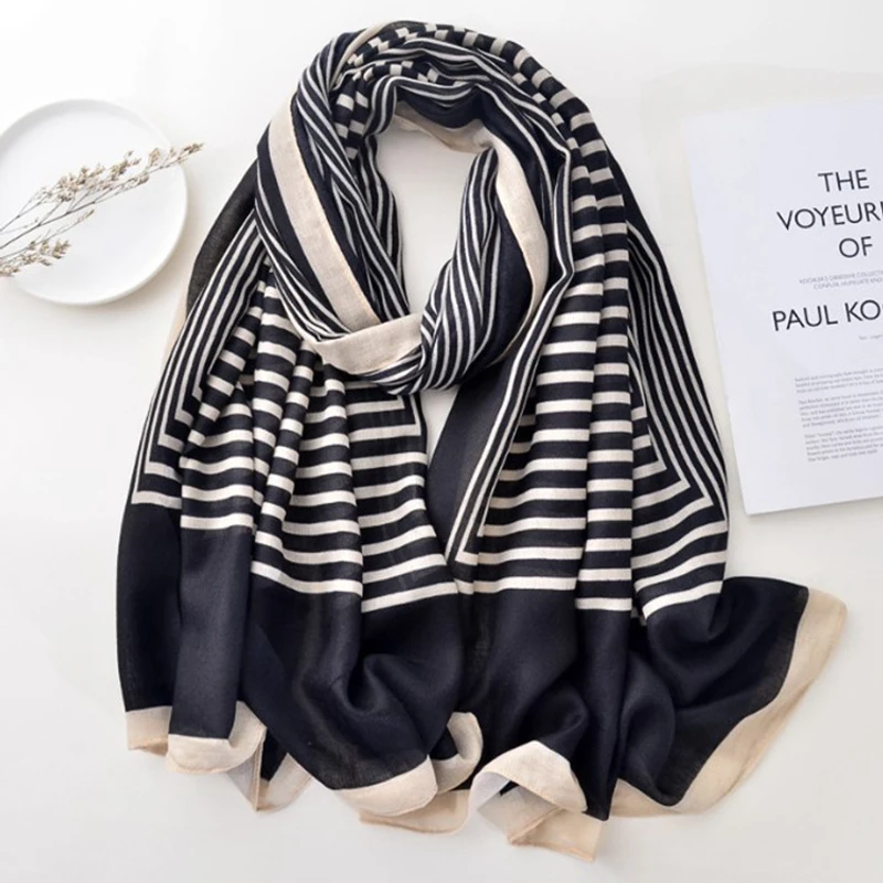 Elegant & soft black hijab - Thumbnail 3