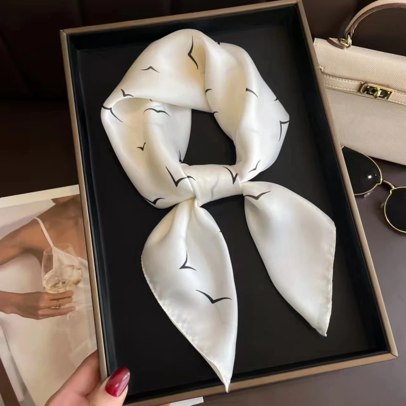 Elegant white color scarf