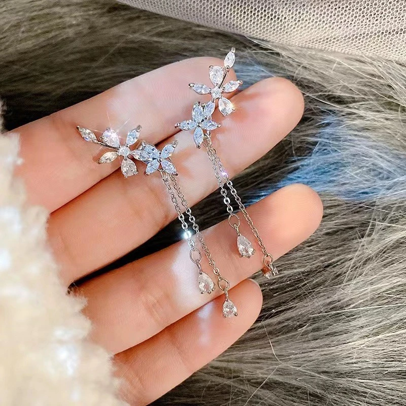 Exquisite flower shaped crystal earrings - Thumbnail 3