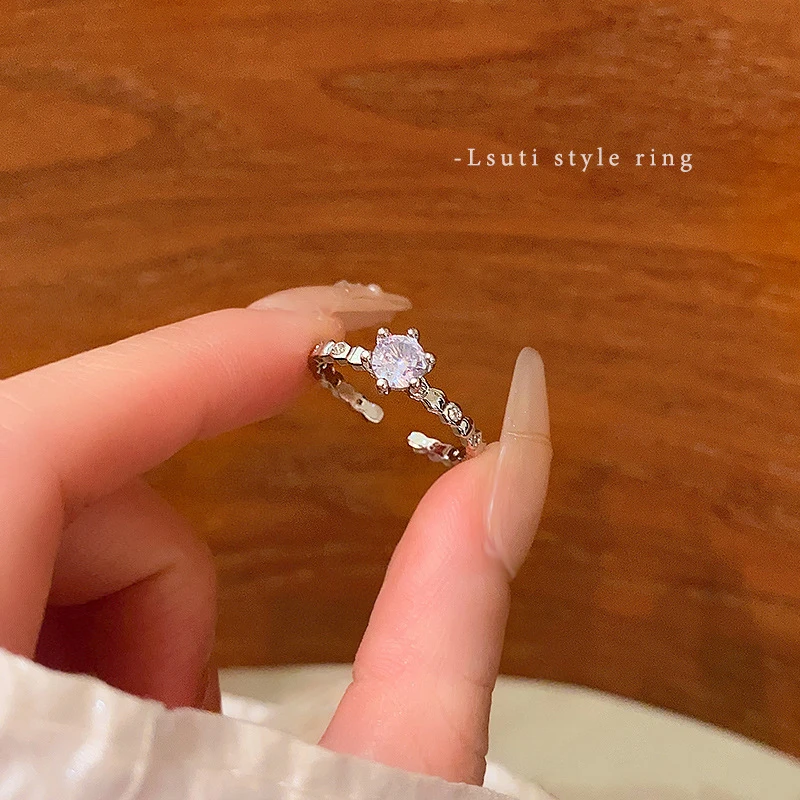 Pretty adjustable solitaire ring with accent stones - Thumbnail 3