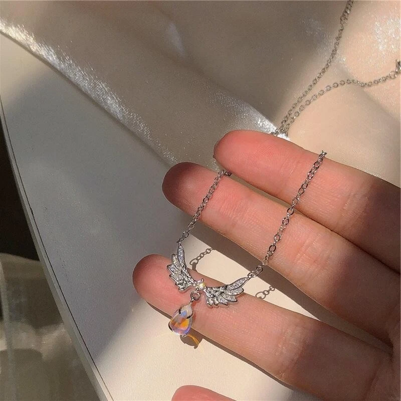 Beautiful silver color neckpiece