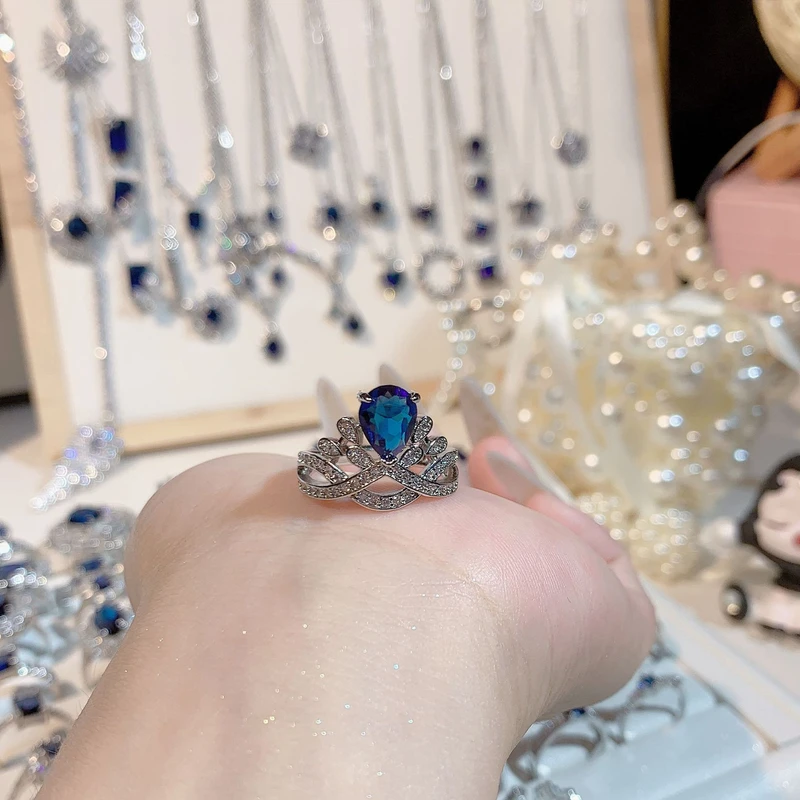 Stunning Crown Shaped Crystal Ring