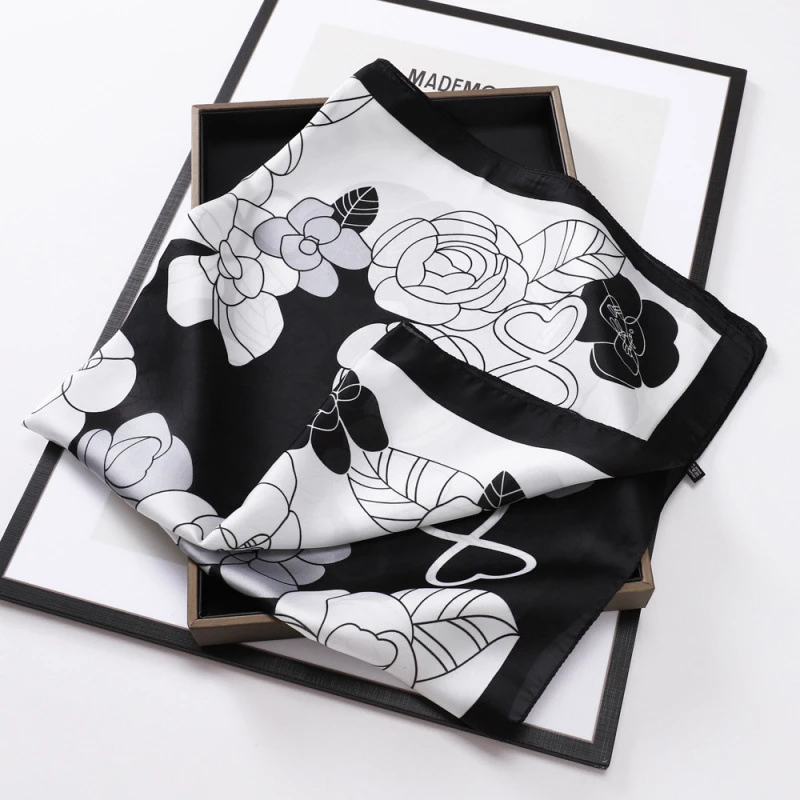 Black white flower printed silk hijab / scarf - Thumbnail 3