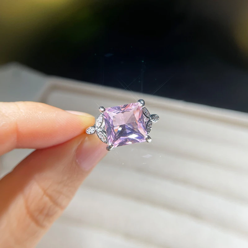 Beautiful princess cut cubic zirconia ring