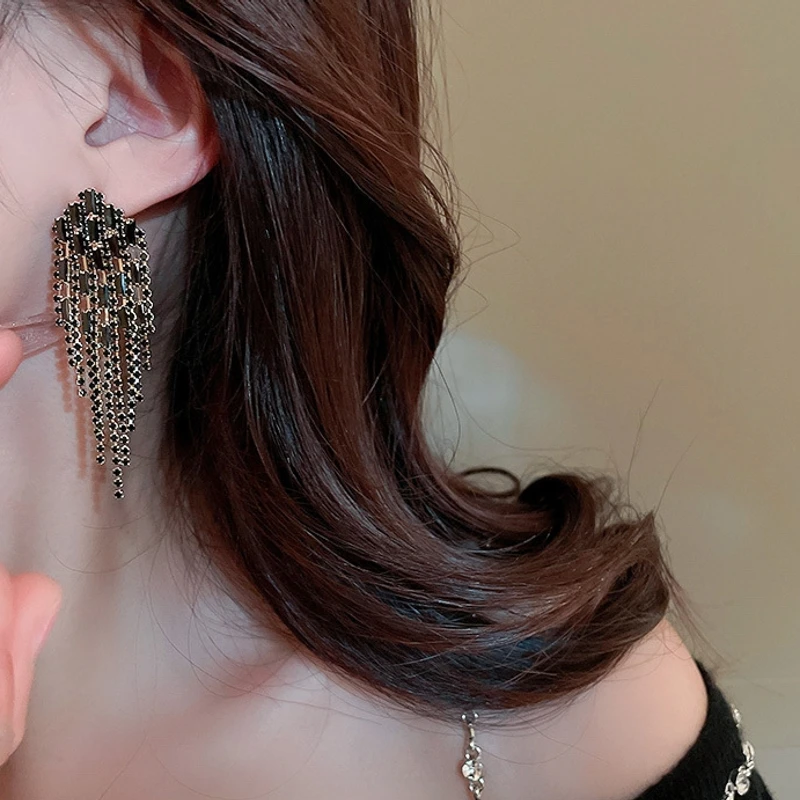 Beautiful Black Color Crystal Earrings