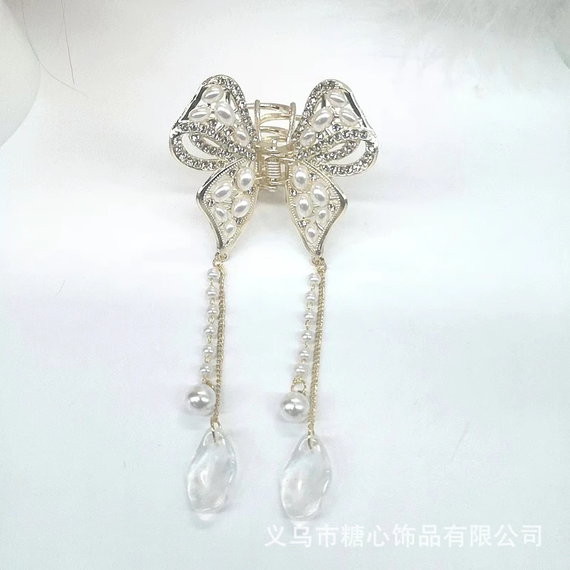 Exquisite white color tassel claw clip
