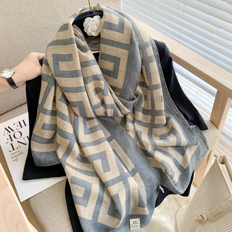Elegant grey printed viscose cotton hijab / orna