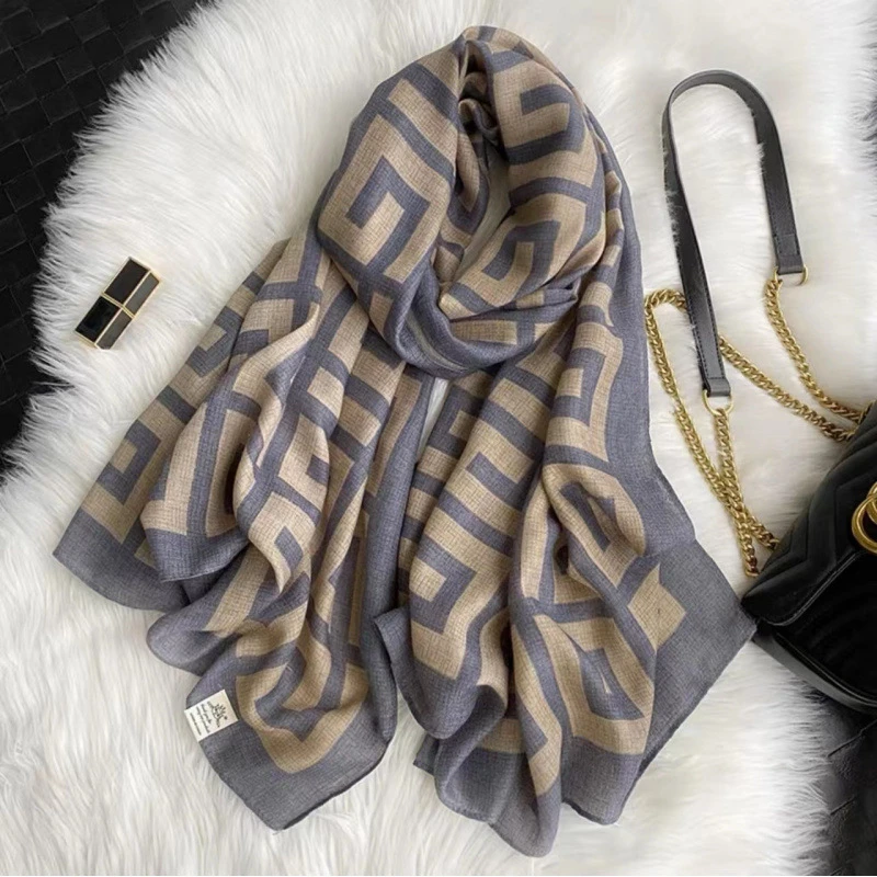 Elegant grey printed viscose cotton hijab / orna - Thumbnail 3