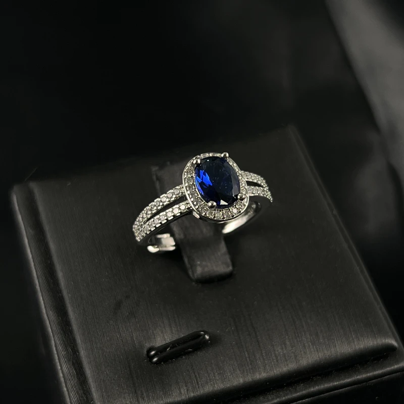Stunning oval shaped crystal ring