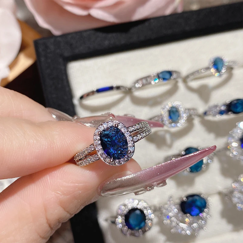 Stunning oval shaped crystal ring