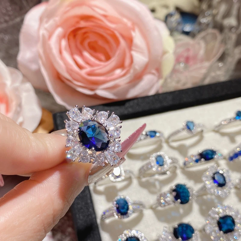 Exquisite cluster design blue sapphire ring - Thumbnail 3