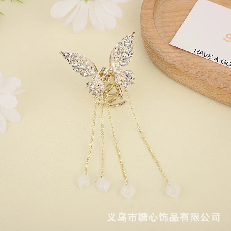 Beautiful white color claw clip