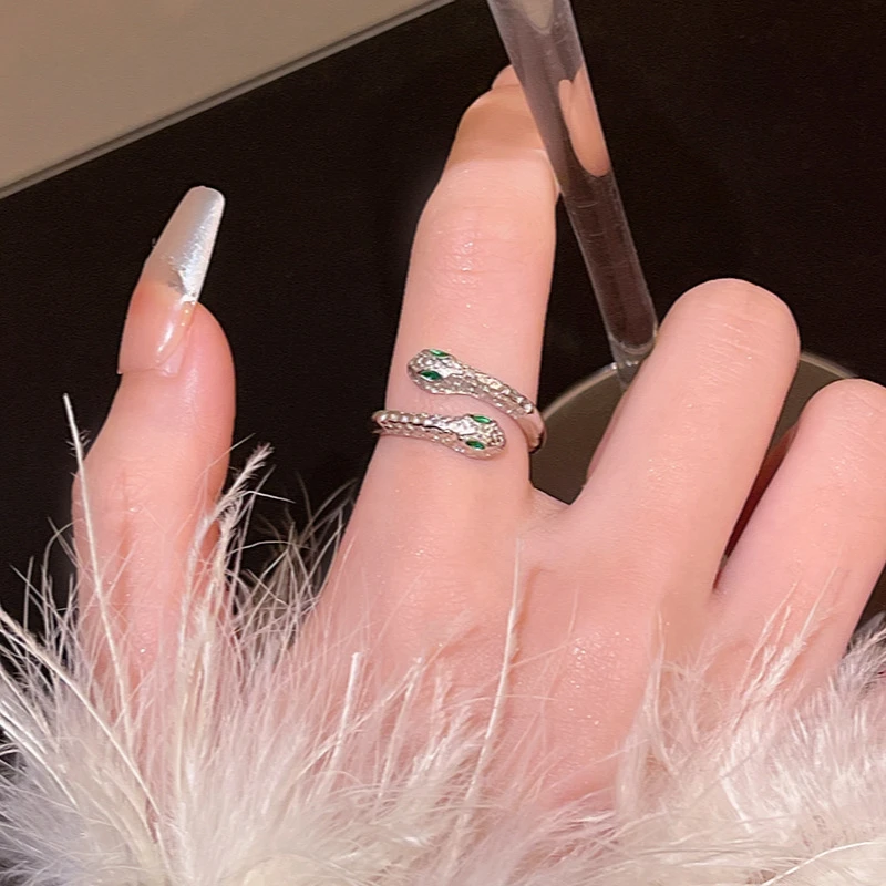 Elegant stainless steel adjustable ring