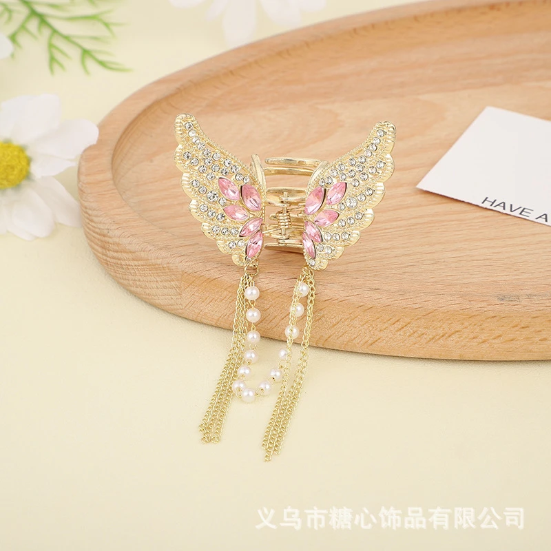 Beautiful pink color crab clip