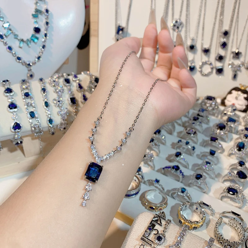 Cushion cut deep blue neckpiece