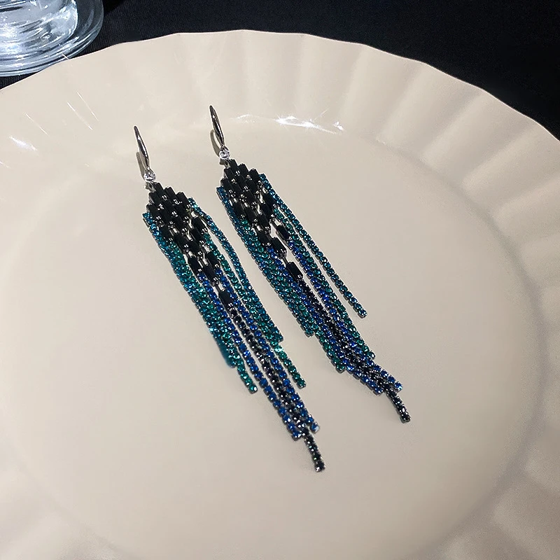 Elegant Blue Color Tassel Earrings - Thumbnail 3